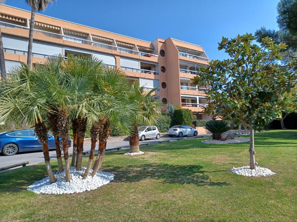Appart Cosy En Bord De Mer - Port Santia Lucia St Raphael Saint-Raphael (Var) Exterior foto