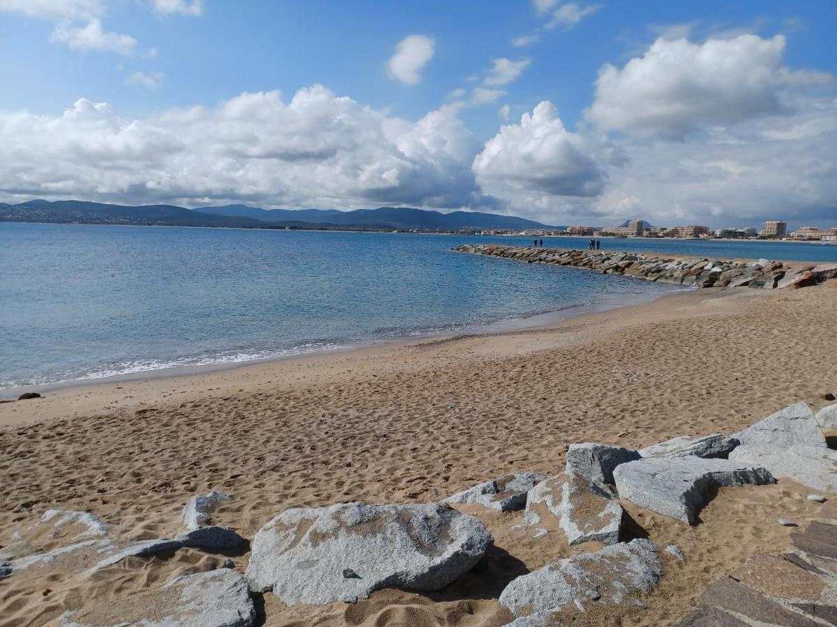 Appart Cosy En Bord De Mer - Port Santia Lucia St Raphael Saint-Raphael (Var) Exterior foto
